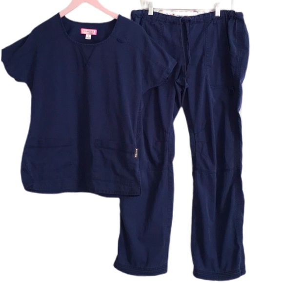 Koi, Navy Scrub Set. Med Cargo Pant, Sm 2 Pocket Top.